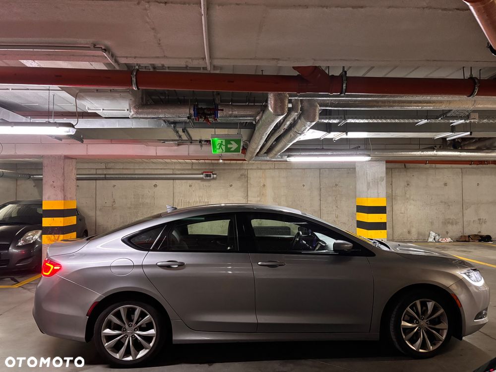 Chrysler 200 - 8