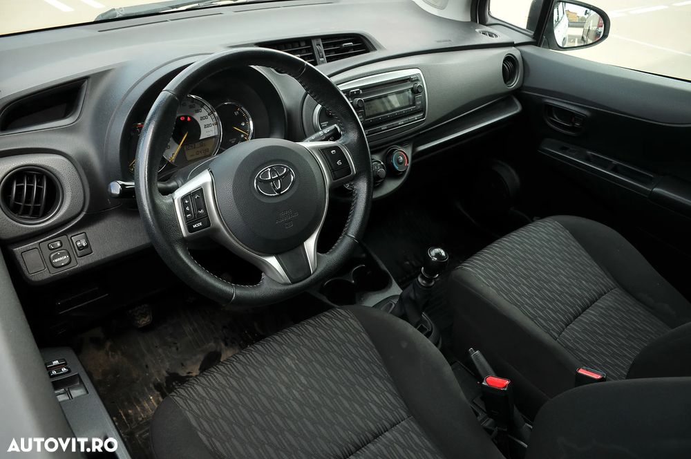 Toyota Yaris - 12