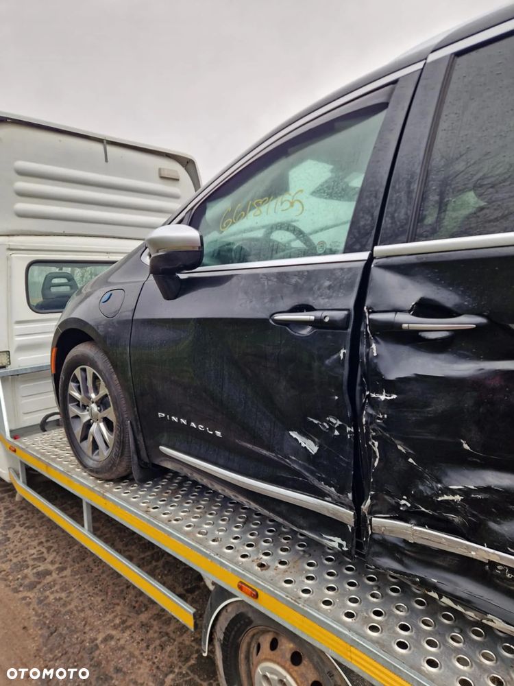 Chrysler Pacifica - 6