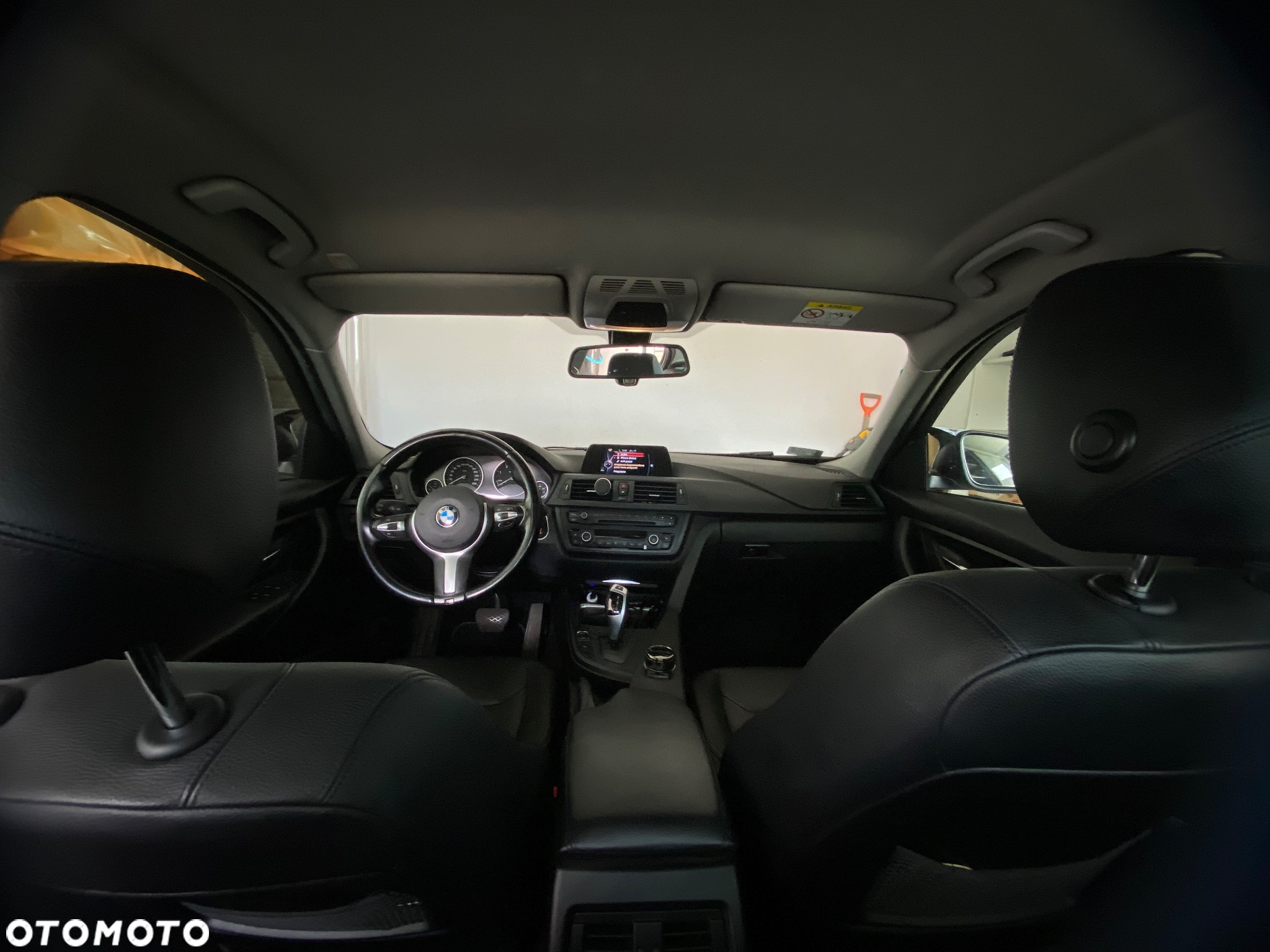 BMW Seria 3 320d Touring Luxury Line - 24