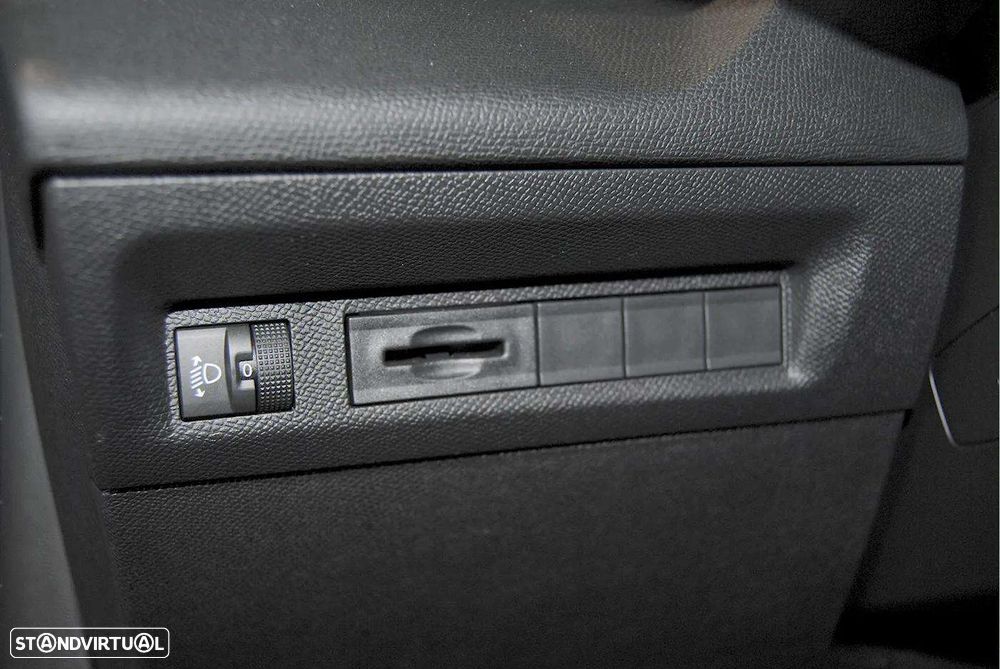 Peugeot 308 SW 1.5 BlueHDi Allure Pack EAT8 - 19