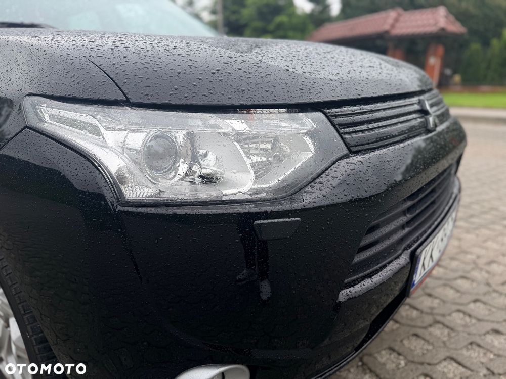 Mitsubishi Outlander - 25