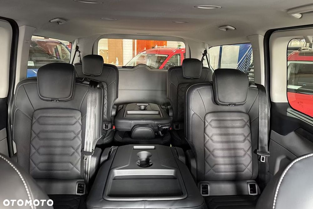 Ford Tourneo Custom - 14