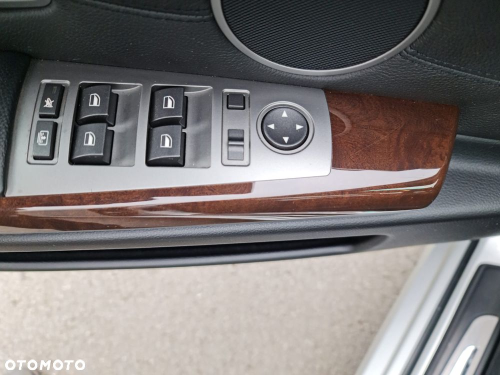 BMW Seria 7 740Li - 21