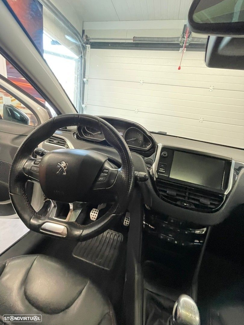 Peugeot 208 1.6 BlueHDi GT Line - 16