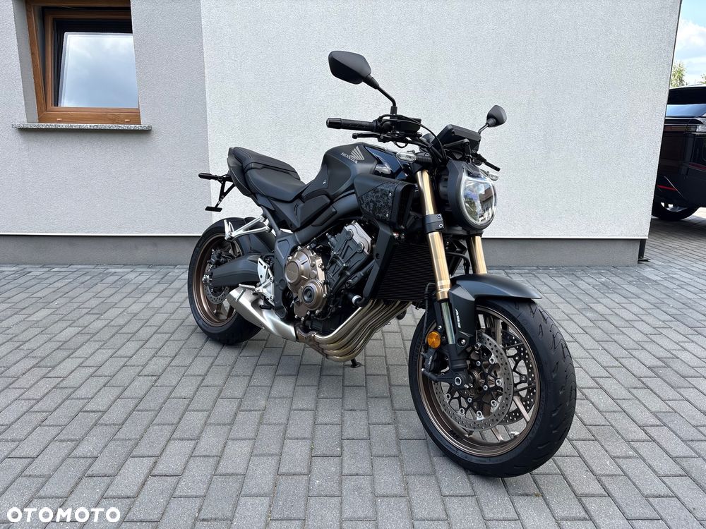 Honda CB - 1