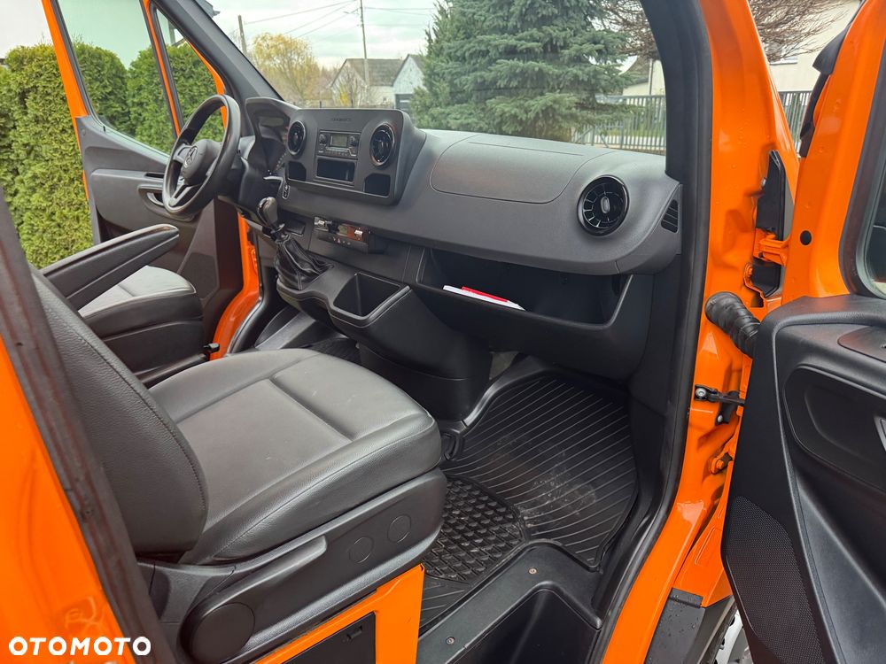 Mercedes-Benz Sprinter - 28