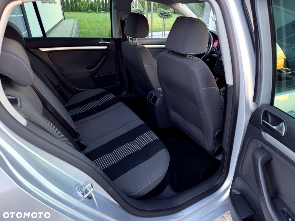 Volkswagen Golf - 21
