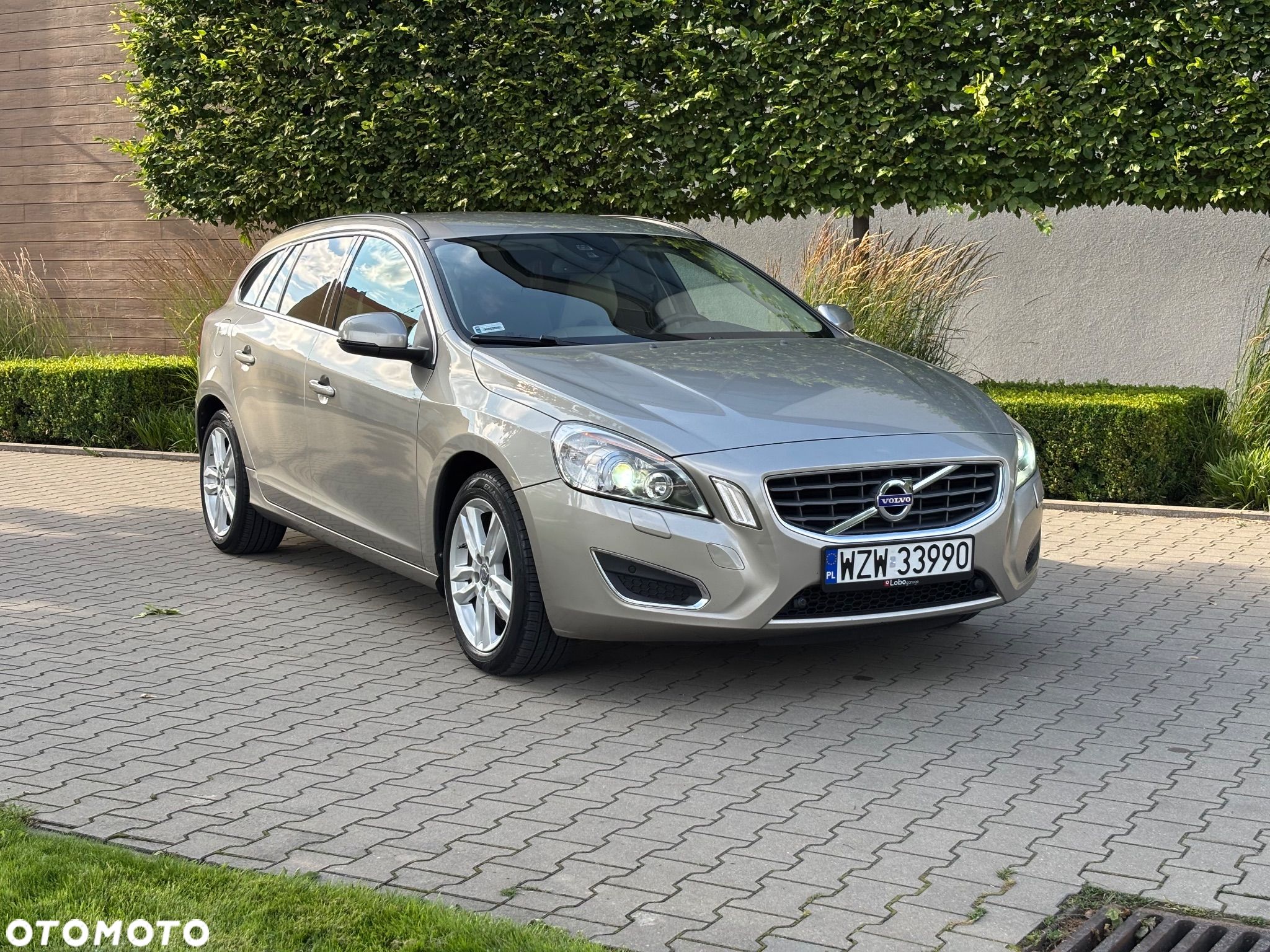 Volvo V60 D3 Summum - 1