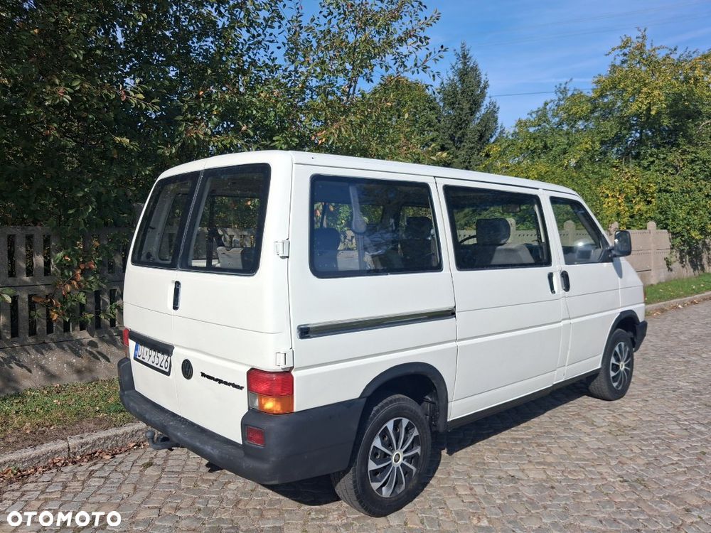 Volkswagen Caravelle - 3