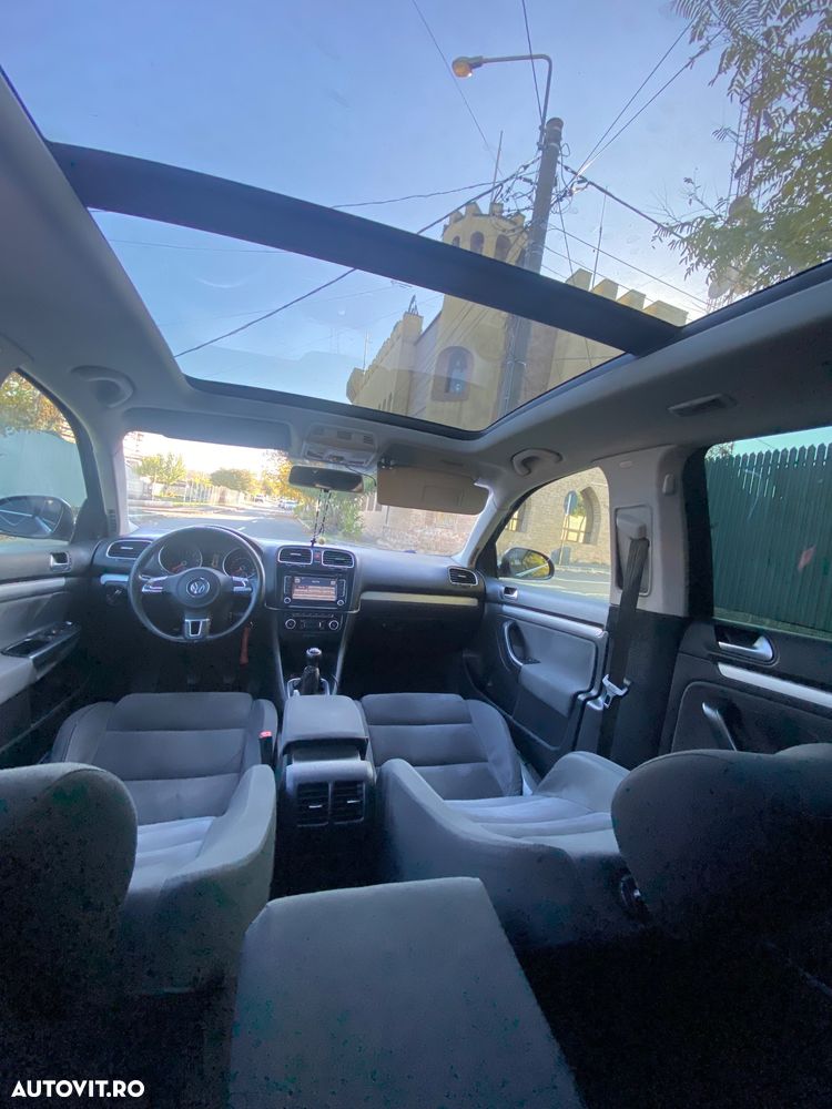 Volkswagen Golf - 6