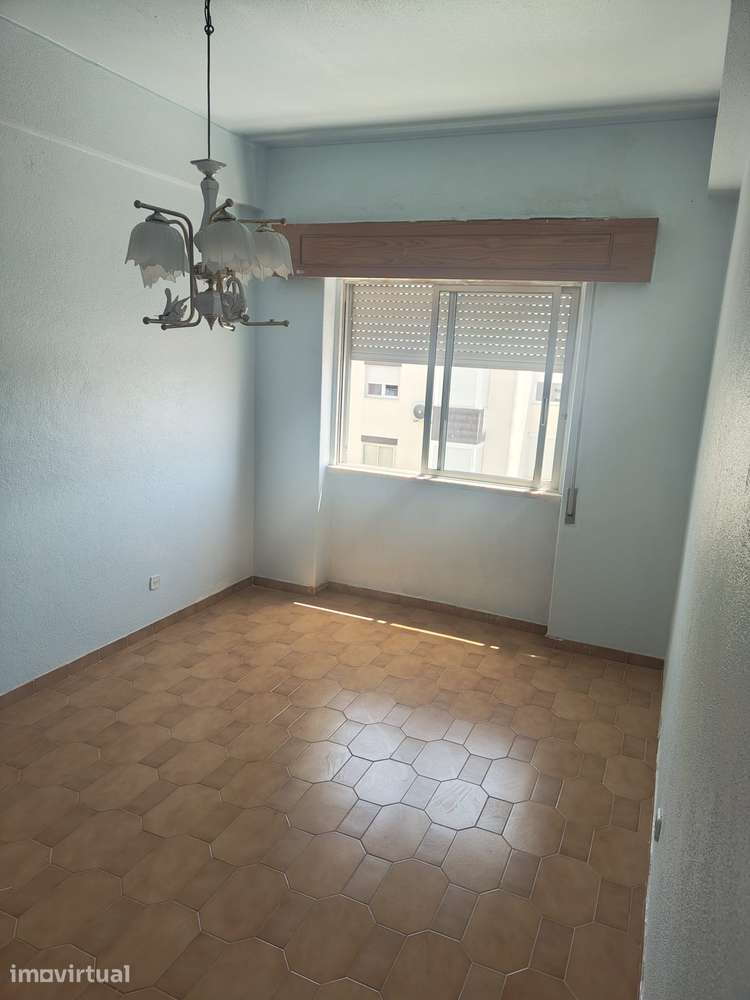Apartamento T2 com varanda em Odivelas - Grande imagem: 4/12