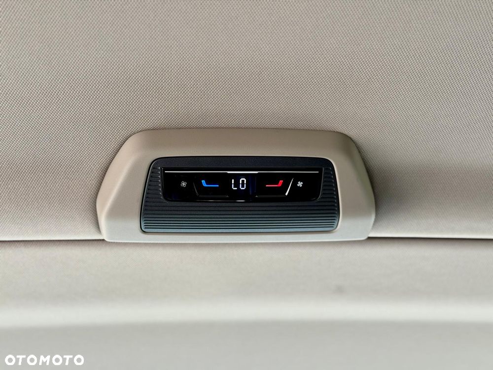 Volkswagen Multivan - 29