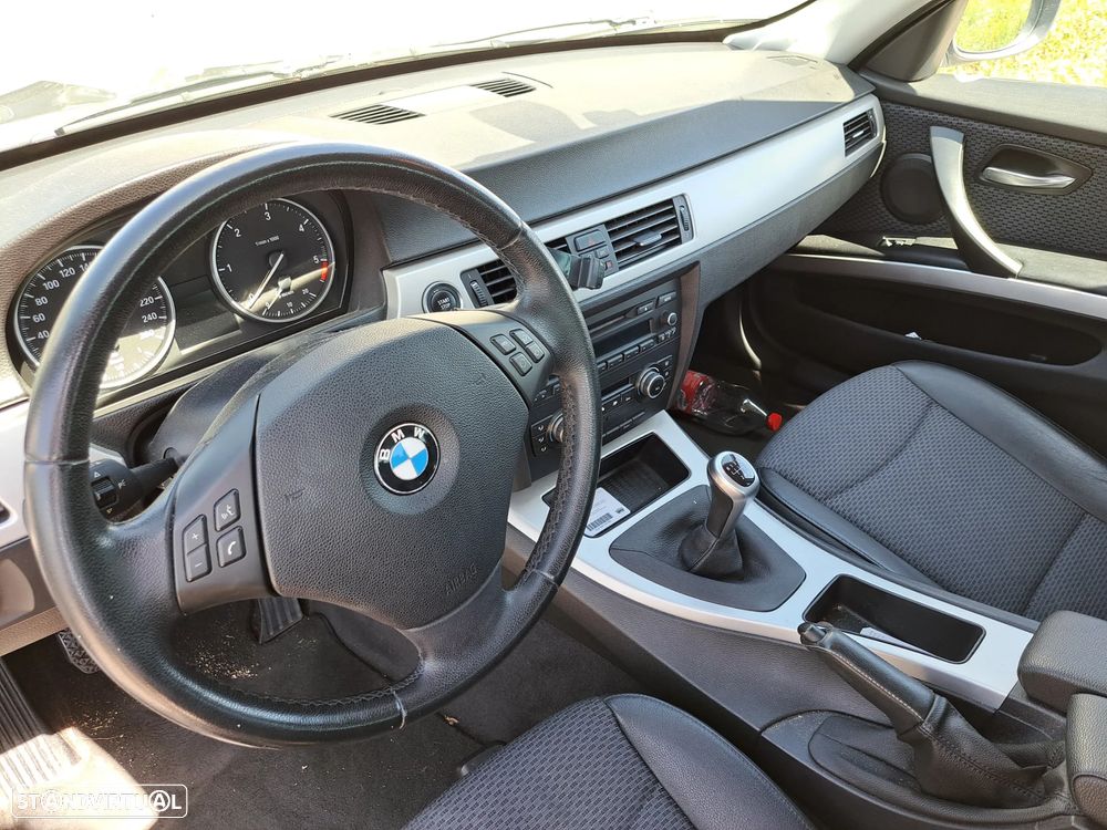 BMW 320 d - 4