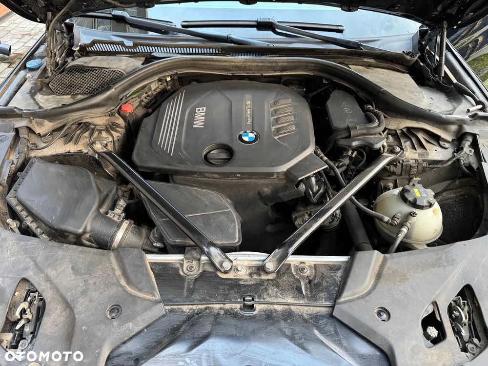 BMW Seria 5 520d Sport Line - 16