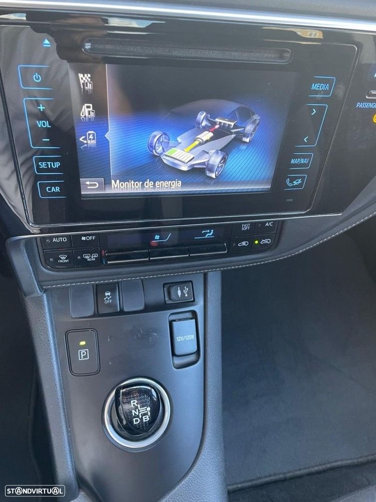 Toyota Auris 1.8 HSD Comfort +P.Techno+P.Sport - 24