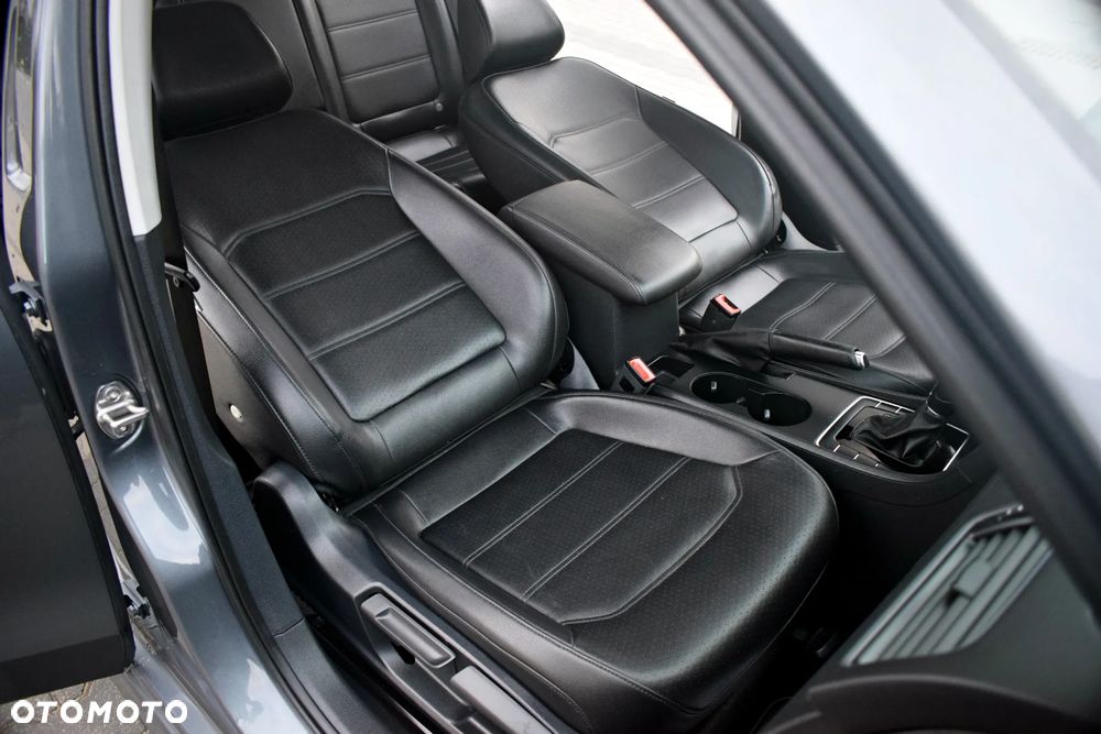 Volkswagen Passat - 33