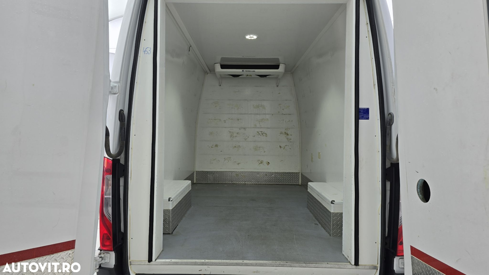 Mercedes-Benz Sprinter - 25