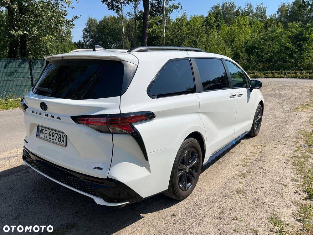 Toyota Sienna - 10