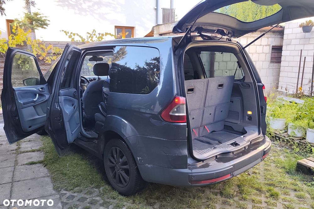 Ford Galaxy - 11