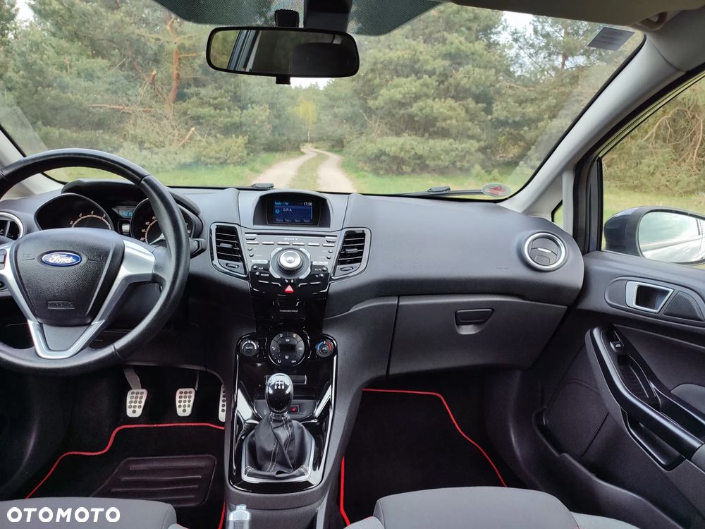 Ford Fiesta 1.0 EcoBoost STart-Stop ST-LINE - 31
