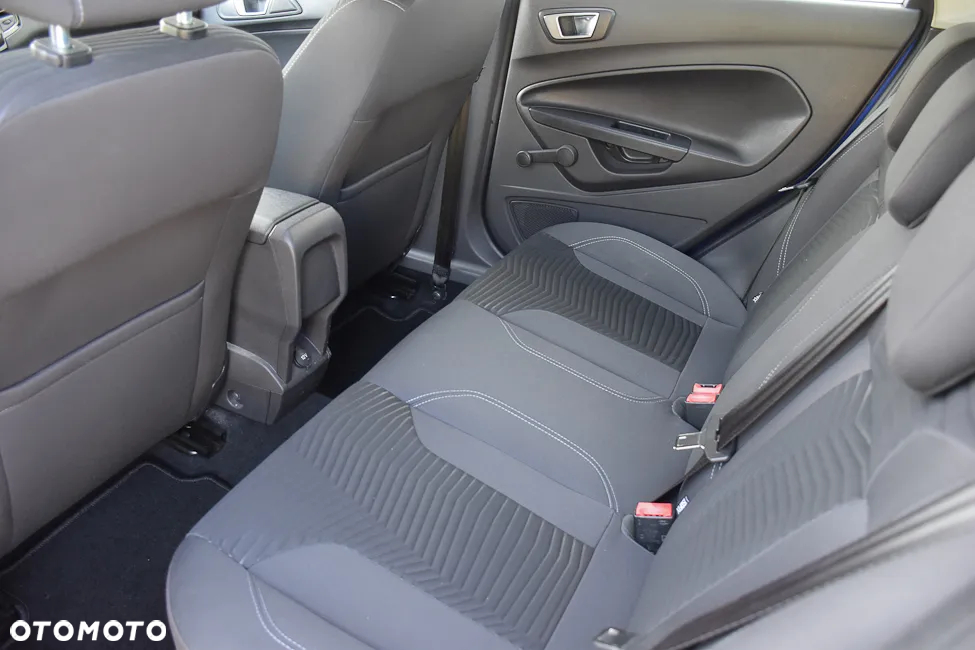 Ford Fiesta 1.25 Titanium X - 33
