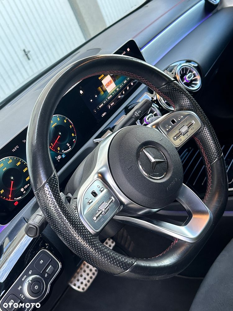 Mercedes-Benz CLA 180 AMG Line 7G-DCT - 19
