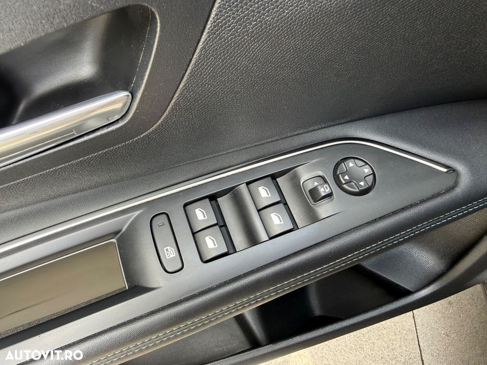Peugeot 3008 225 e-EAT8 Allure Pack - 27