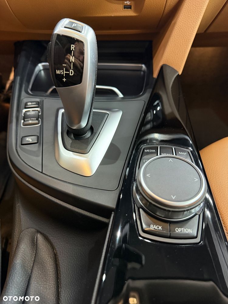 BMW 3GT 320d xDrive Luxury Line - 7