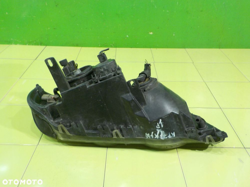BMW X5 E53 3.0 B 01r 5D lampa lewa przod - 7