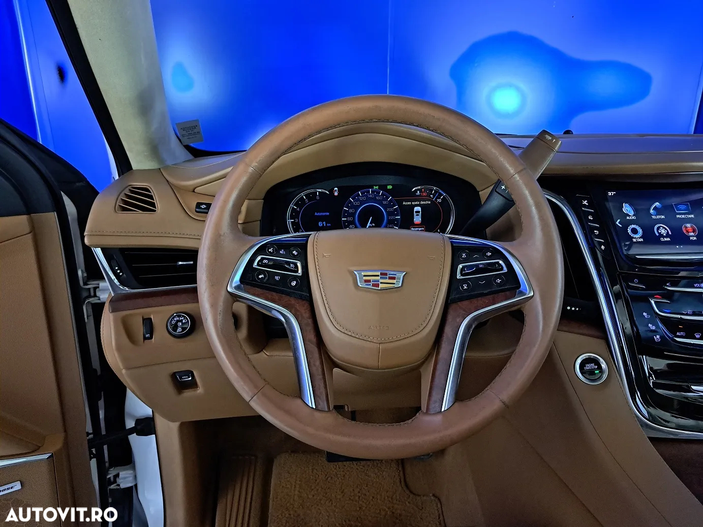 Cadillac Escalade - 11