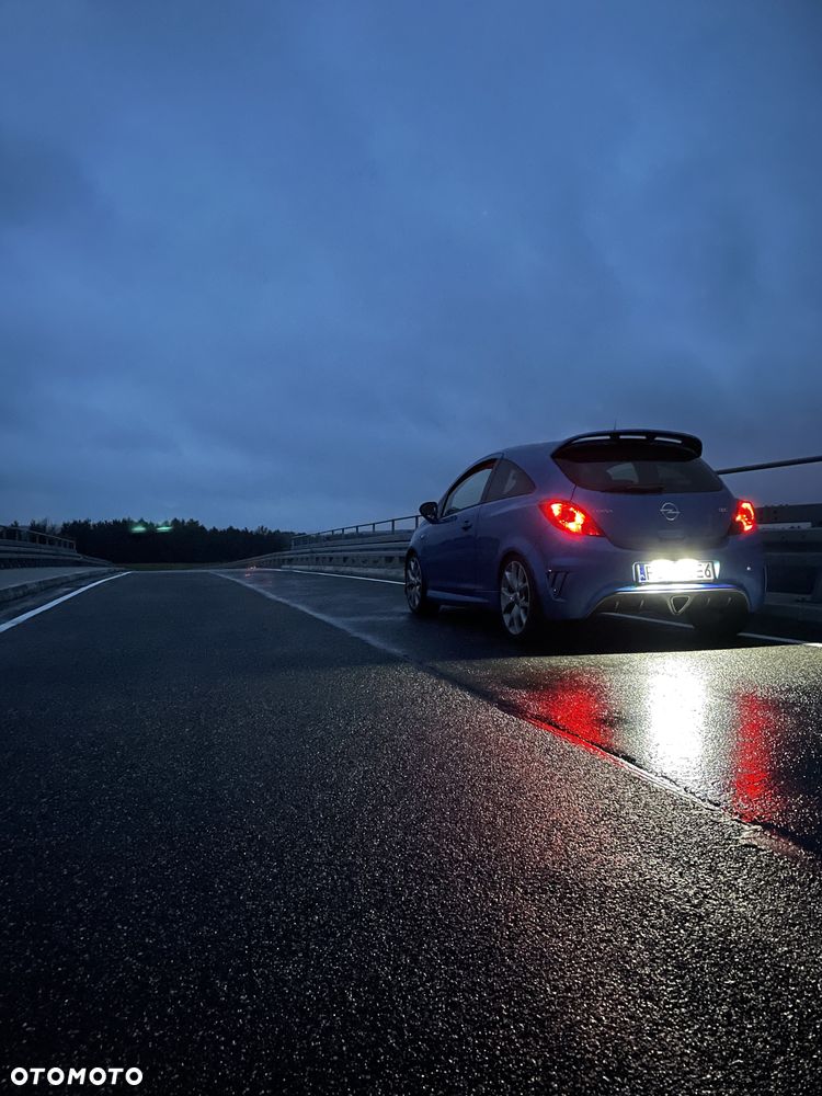 Opel Corsa 1.6T OPC - 8