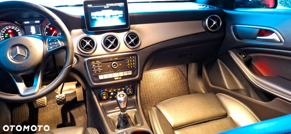 Mercedes-Benz CLA - 36