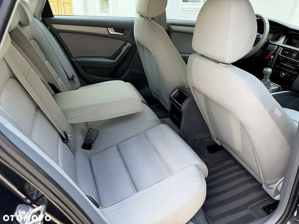 Audi A4 Limousine - 13