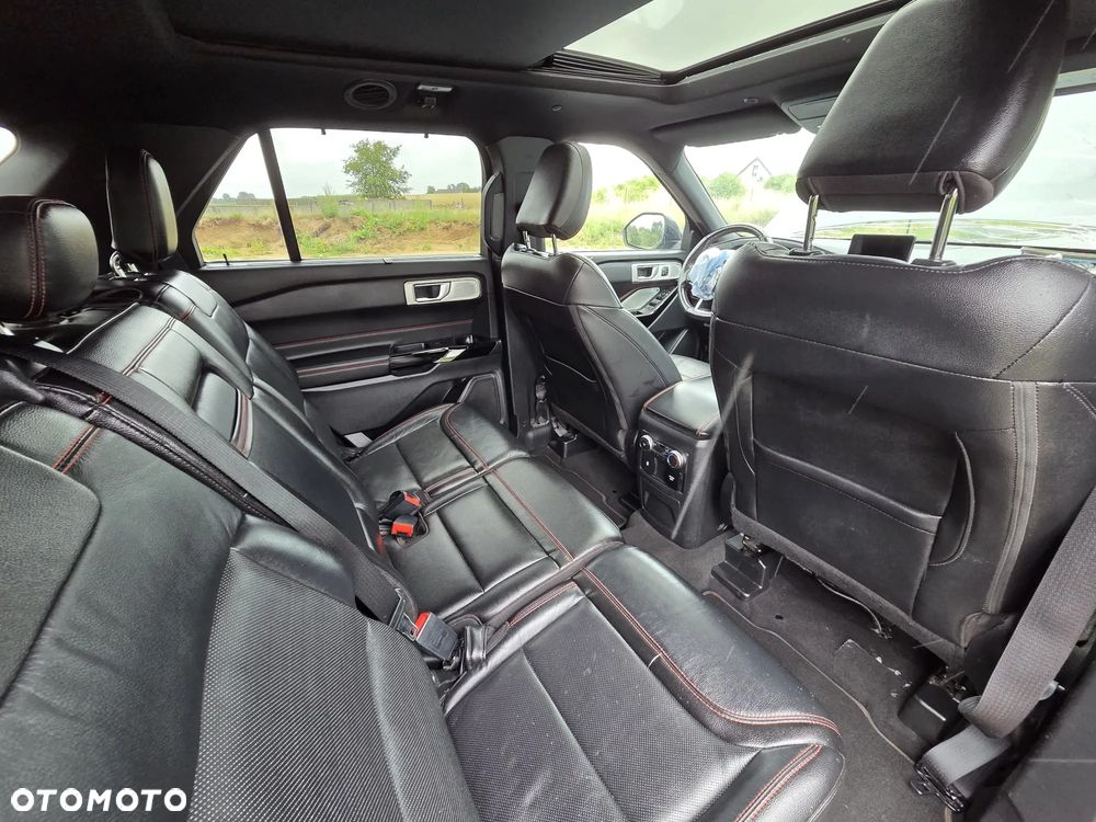 Ford Explorer EcoBoost Plug-in Hybrid ST-LINE - 17