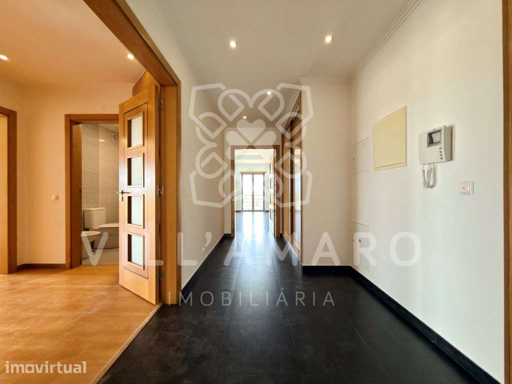 T3 Espaçoso com Garagem Box, Sótão e 3 Varandas em Mafra - Grande imagem: 2/31