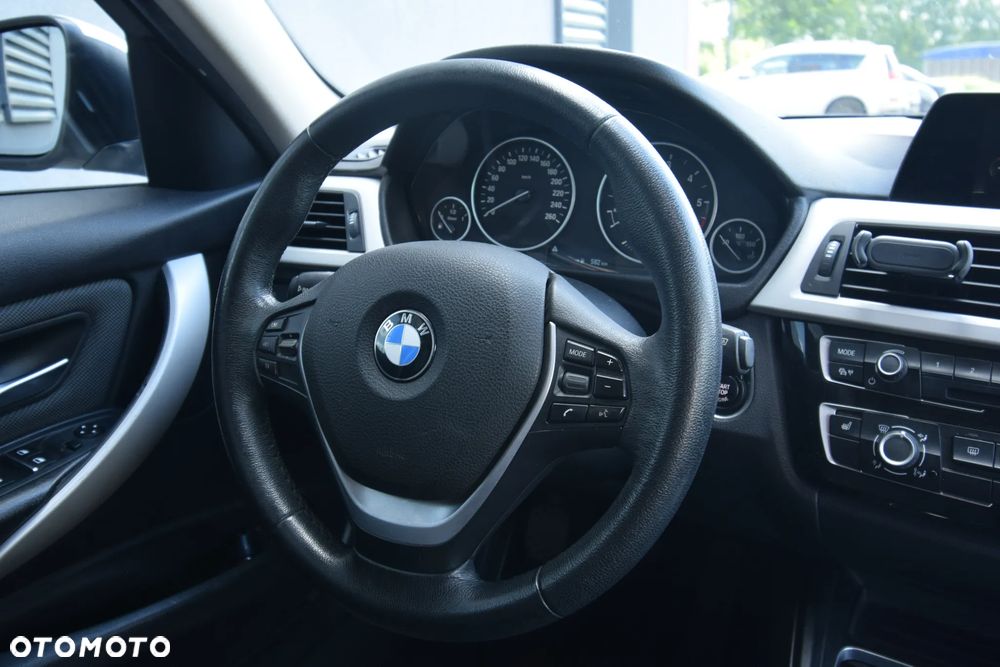 BMW Seria 3 318d - 24
