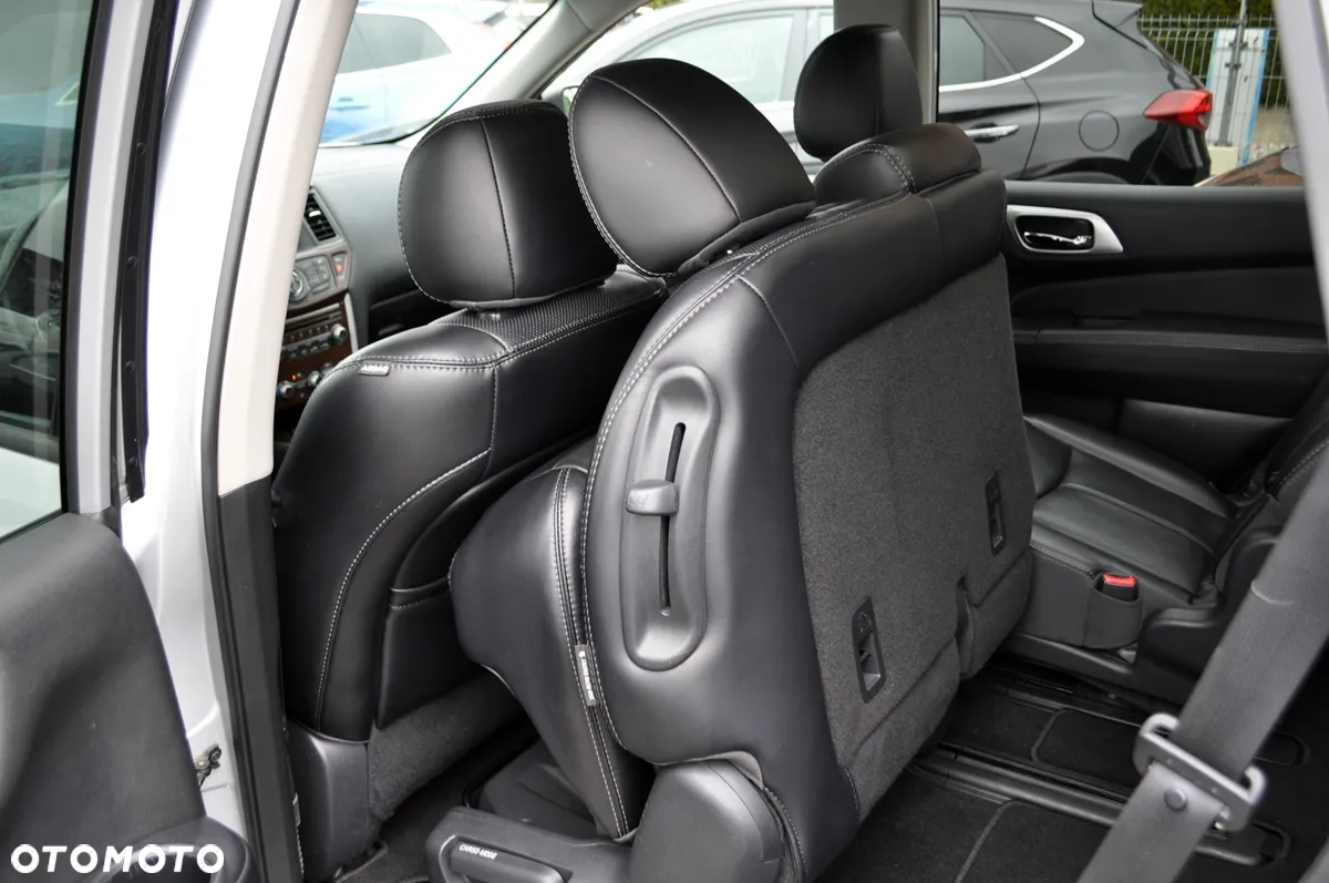 Nissan Pathfinder - 28
