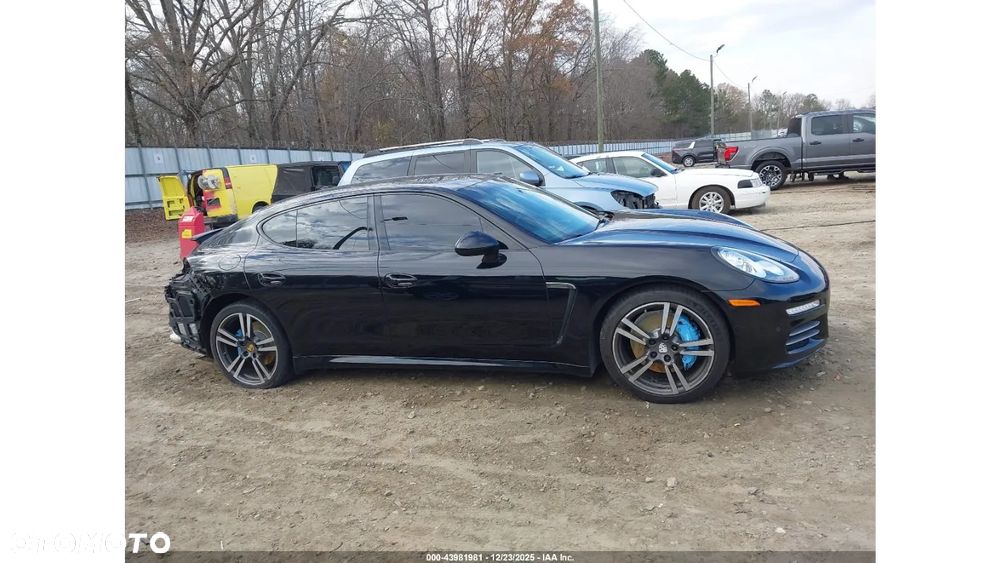 Porsche Panamera - 4