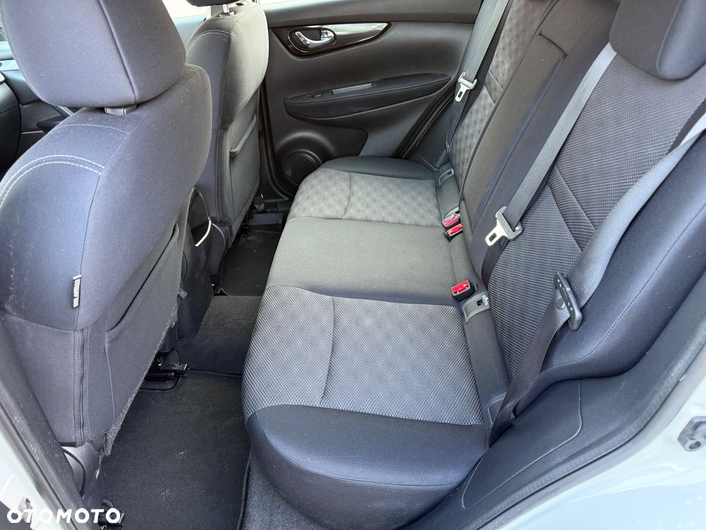 Nissan Qashqai 1.2 DIG-T N-Vision - 29