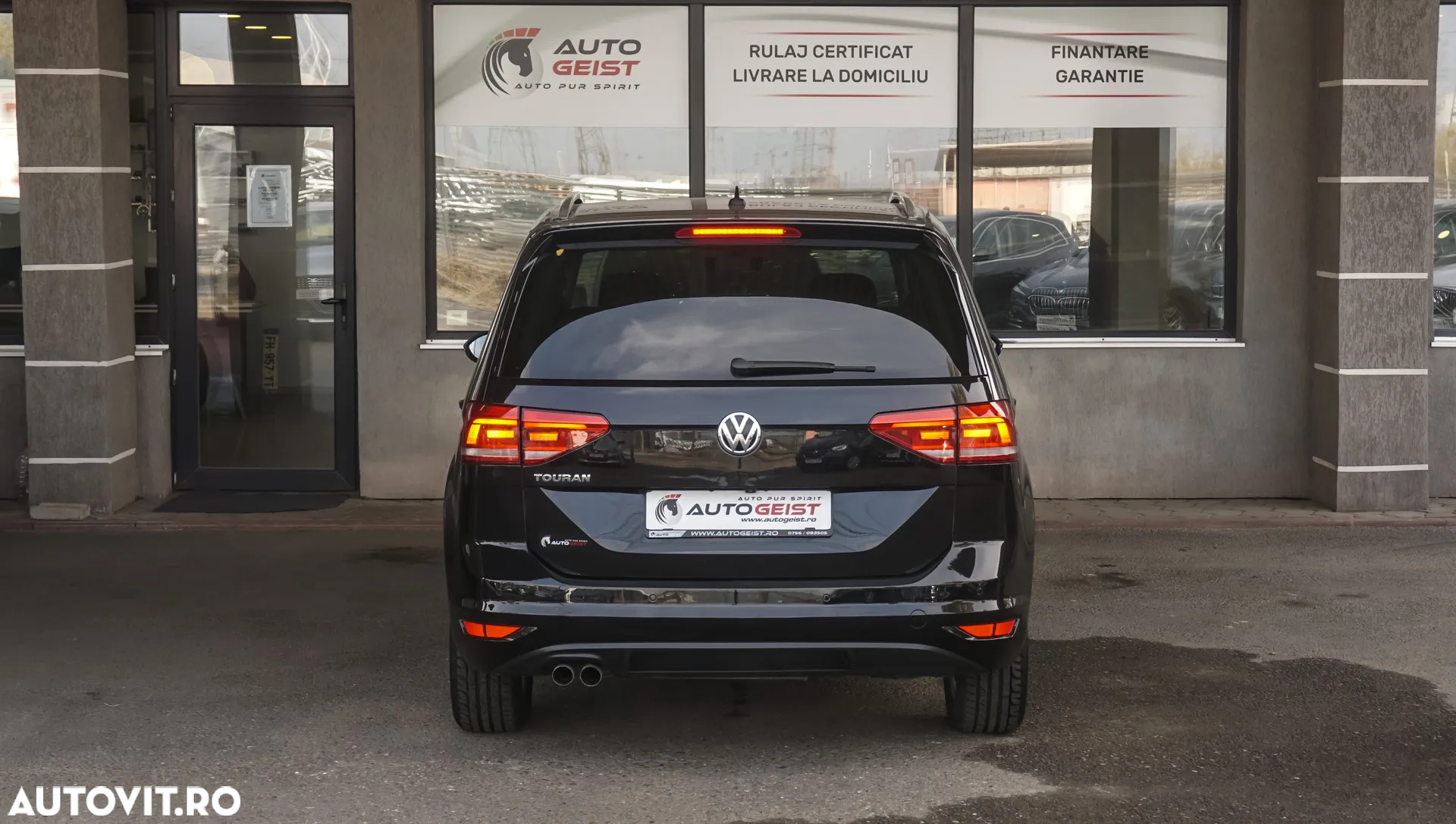 Volkswagen Touran 2.0 TDI DSG Comfortline - 6