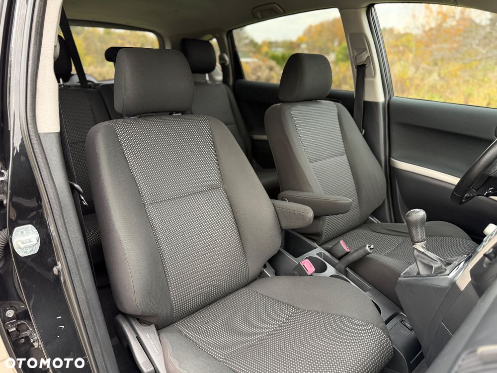 Toyota Corolla Verso 2.2 D-4D X + NAVI 7os - 19