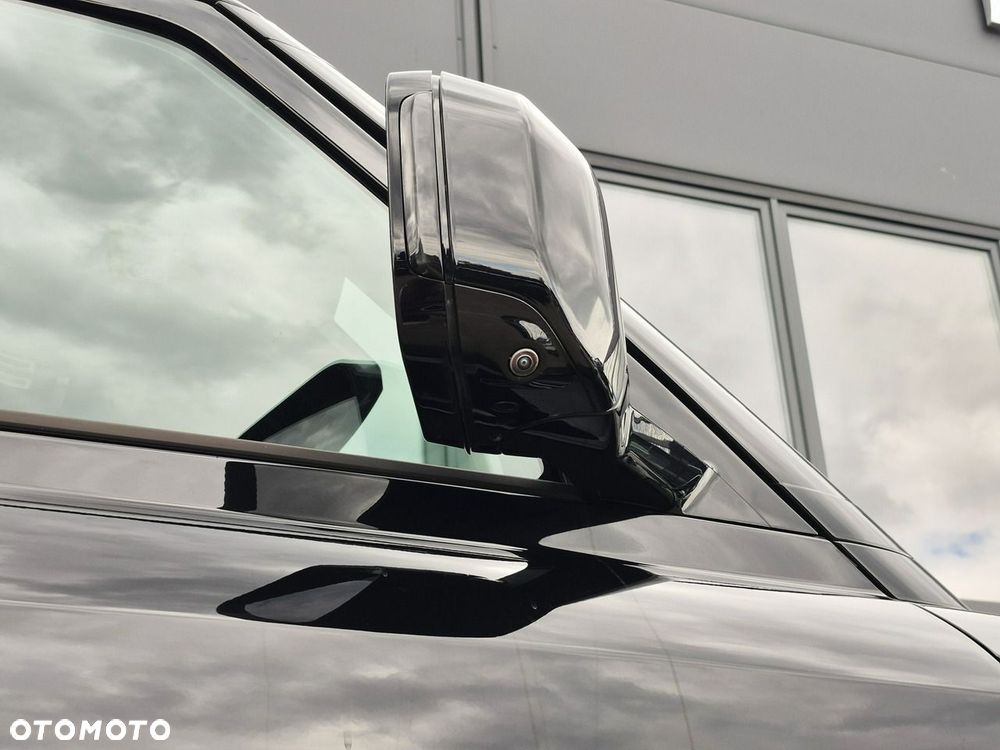 Land Rover Defender - 16