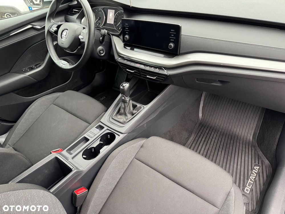 Skoda Octavia 1.5 TSI Base - 6