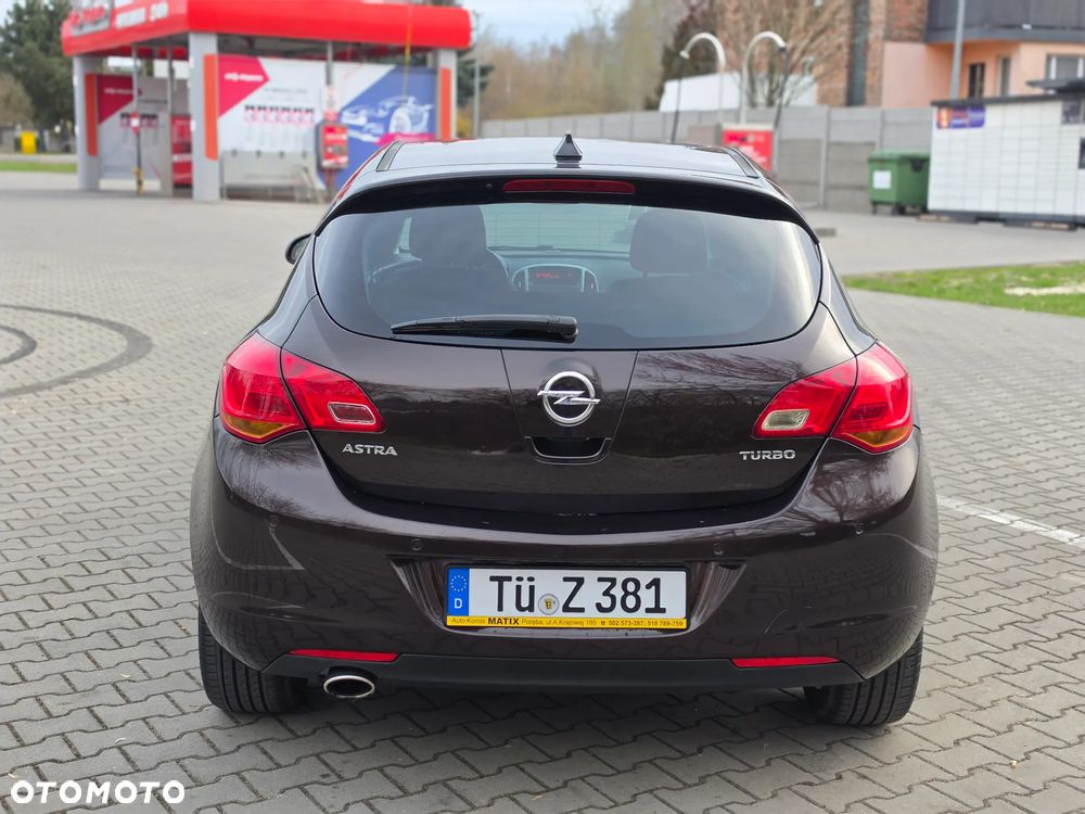 Opel Astra 1.4 Turbo 150 Jahre - 12