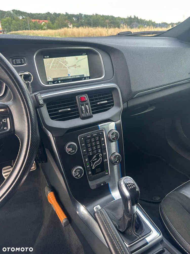 Volvo V40 D2 Drive-E R-Design Momentum - 8