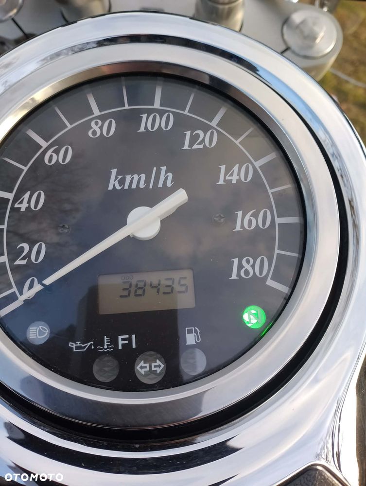 Suzuki Intruder - 19
