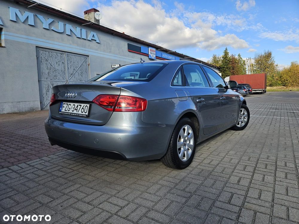 Audi A4 Limousine - 9