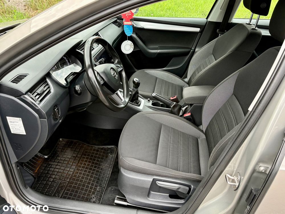Skoda Octavia 1.6 TDI SCR Ambition - 11
