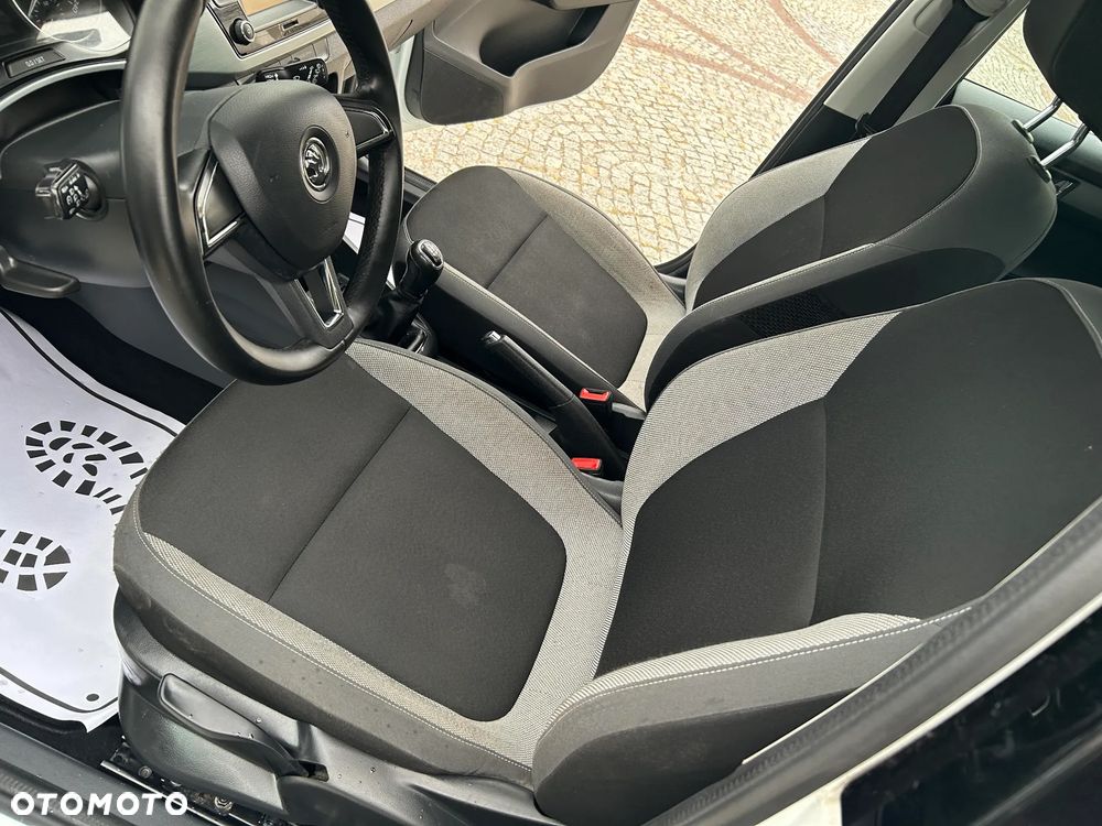 Skoda Fabia - 32